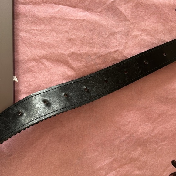 Black and Gold Snake Belt - Picture 6 of 6